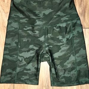 Tapout small shorts